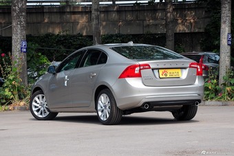 2016款沃尔沃S60L 2.0T T4智进版