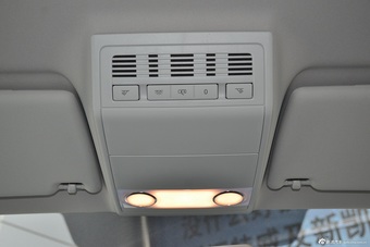 2016款凯路威2.0T自动四驱舒适版9座