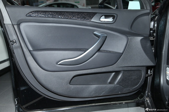 2013款东风雪铁龙C5 2.0L自动尊享型