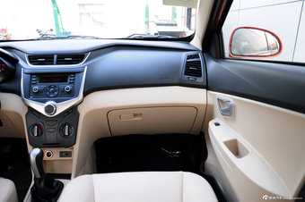 2013款风云2两厢实拍