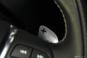 2015款沃尔沃S60 2.0T自动 T5个性运动版