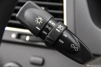 2014款荣威W5 1.8T自动两驱胜域特装版