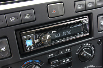 路虎卫士到店实拍