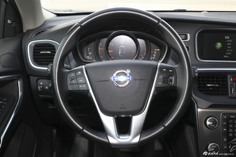 2016款沃尔沃V40 2.0T自动 T4 智雅版