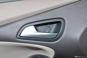 2012款福克斯三厢1.6L自动尊贵型