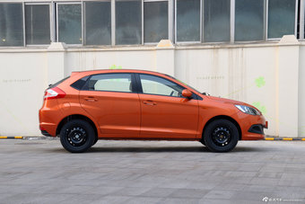 2013款风云2两厢实拍