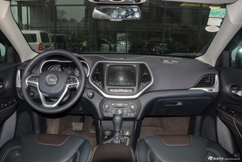 2016款自由光2.4L自动全能版