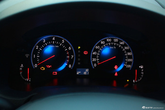 2015款马自达8到店实拍