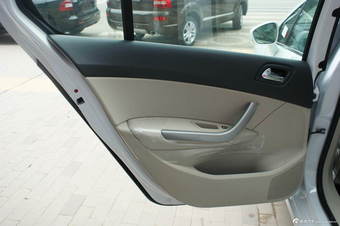 2013款东风标致408