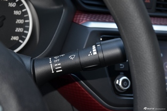 2016款蓝鸟1.6L自动智酷版