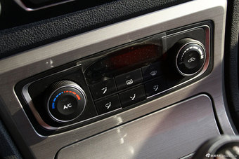 2014款众泰T600 1.5T手动精英型