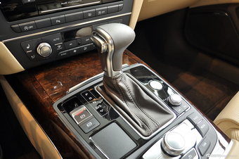 2014款奥迪A6L 35 FSI quattro 豪华型