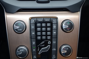 2017款沃尔沃V40 2.0T自动Cross Country T5 AWD 智雅版