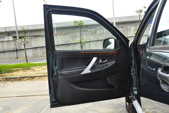 2014款骐铃T5 2.8T手动两驱超值版加长轴距JE493ZLQ4E