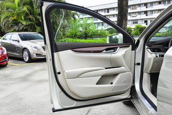 2016款XTS 2.0T自动28T精英型