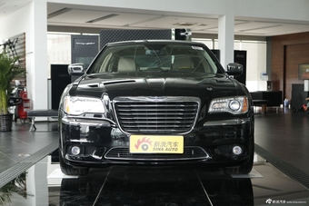 2013款克莱斯勒300C 3.6L自动尊享版