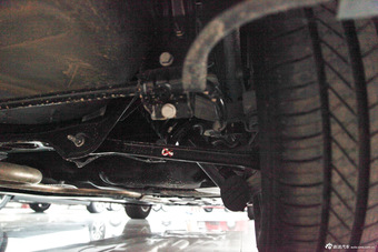 2013款东风雪铁龙C5 2.0L自动尊享型