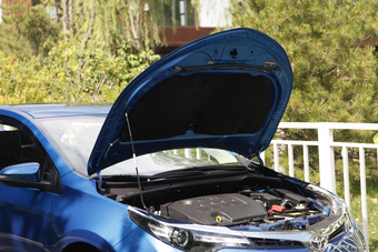 2014款雷凌1.8V CVT豪华版蓝色