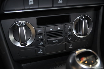 2013款奥迪Q3 35TFSI 进取型