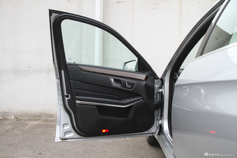 2015款奔驰E200L 2.0T自动