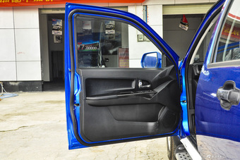 2015款骐铃T7 2.8T手动两驱舒适版标准轴距JE493ZLQ4CB