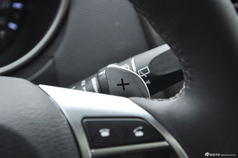 2015款哈弗H8 2.0T四驱尊贵型