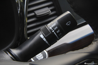 2015款起亚K4 1.8L自动DLX Special