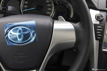 2015款凯美瑞骏瑞2.0L自动凌动版