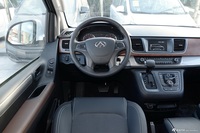 2016款上汽大通G10 2.0T自动豪华版