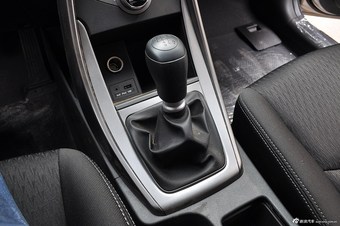 2012款朗动1.6L手动时尚型