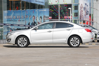 2014款海马汽车M8 2.0L自动豪华型