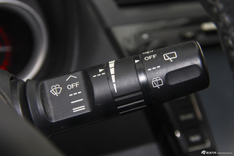 2015款睿翼轿跑2.0L自动豪华版