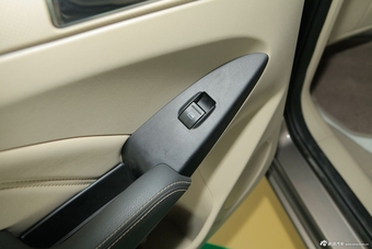 2013款艾瑞泽7 1.6CVT致尚版