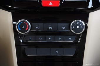 2015款奇瑞E3 1.5L手动智尚型