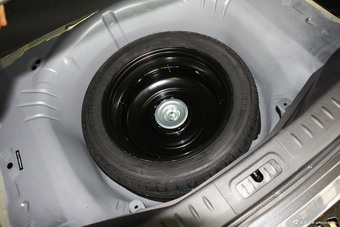 2014款奔腾B70 2.0L自动豪华型