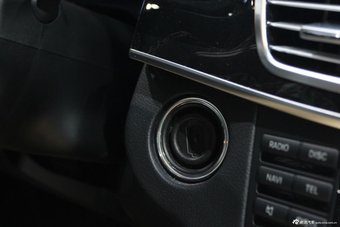 2014款奔驰E级内饰