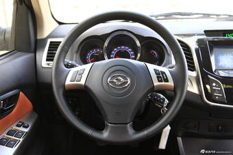 2015款黄海N2 2.8T四驱柴油至尊版