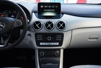 2015款奔驰B级B200动感型