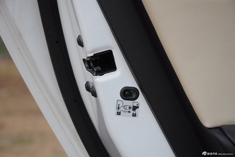 2015款悦翔V7 1.6L手动乐趣型