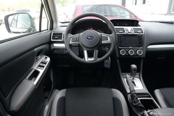 2016款斯巴鲁XV 2.0L自动舒适导航版