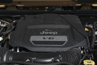 2014款牧马人3.0L撒哈拉四门版图片