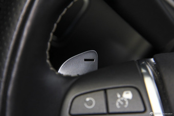 2015款沃尔沃S60 2.0T自动 T5个性运动版