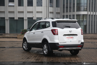 2014款北汽幻速S3 1.5L手动舒适型