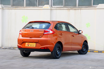 2013款风云2两厢实拍