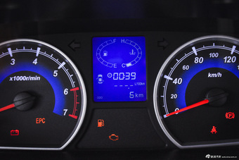 2015款开瑞K50 1.5L手动豪华型