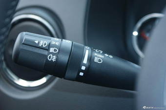 2013款指南者2.0L自动豪华版图片