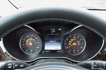2016款奔驰V级 V260 2.0T自动尊贵加长版