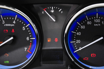 2016款凯翼C3 1.5L自动虹钻版