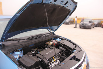 2012款科鲁兹1.6SE手自一体舒适版