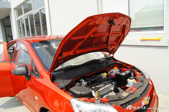 2010款新赛欧三厢1.2L手动时尚版